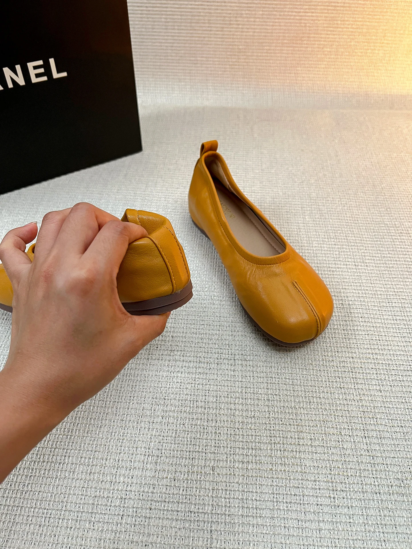 nuove-scarpe-da-donna-in-pelle-per-il-pendolarismo-modello-scarpette-da-ballerina-con-punta-tonda-gialla-scarpe-con-tacco-interno-da-5-cm-modello-a-punta-bassa