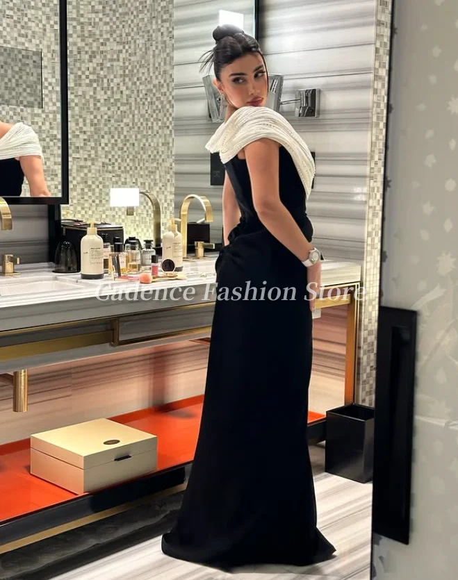 فساتين سهرة فاخرة مخصصة باللونين الأبيض والأسود بدون حمالات حورية البحر العربية مطرزة باللؤلؤ في دبي فساتين حفلة موسيقية فساتين مأدبة رسمية