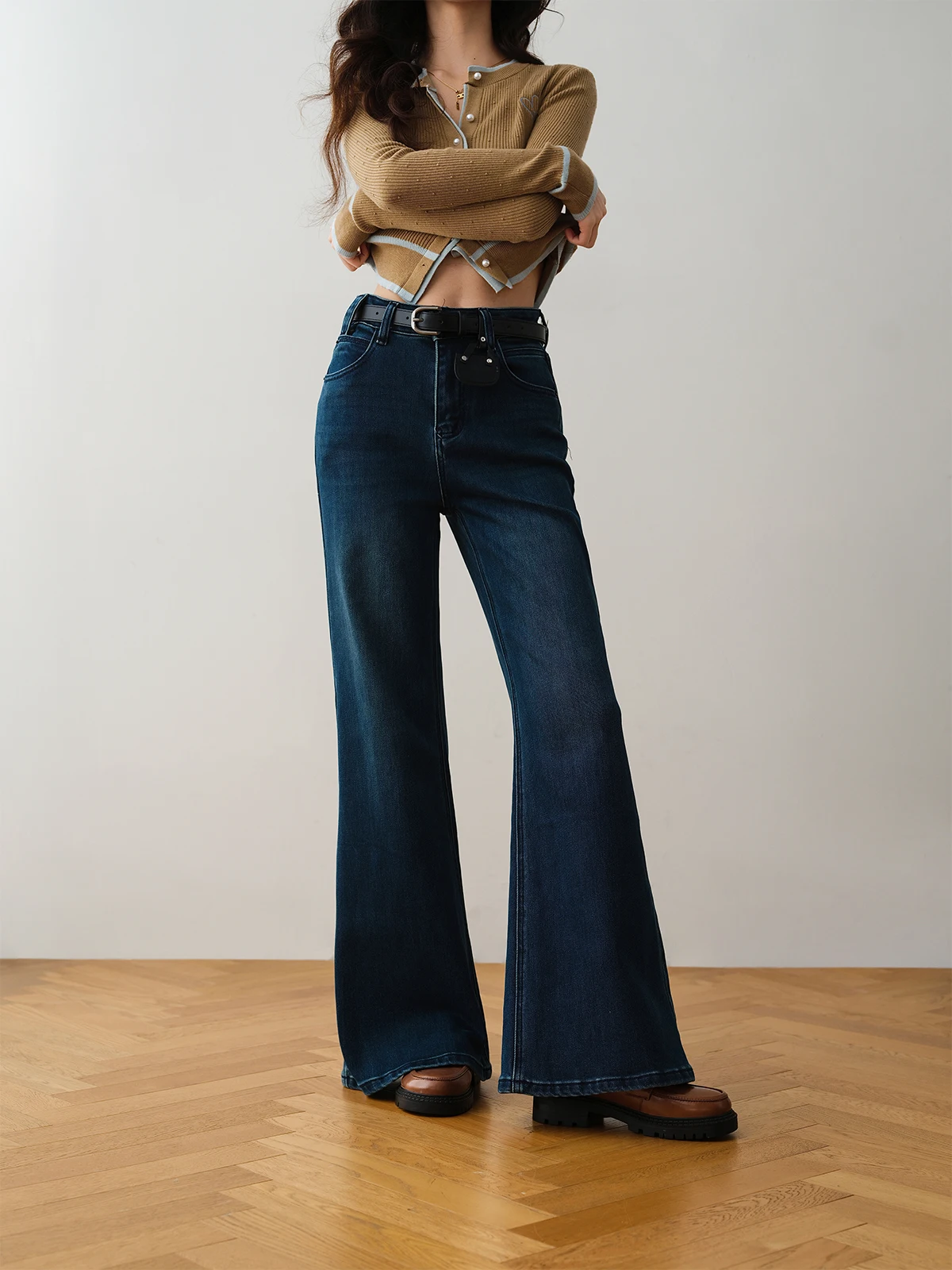 

Женские джинсы с высокой талией, облегающие, с микро-клешем, на флисовой подкладке, осенние, модные, больших размеров, универсальные, длинные брюки