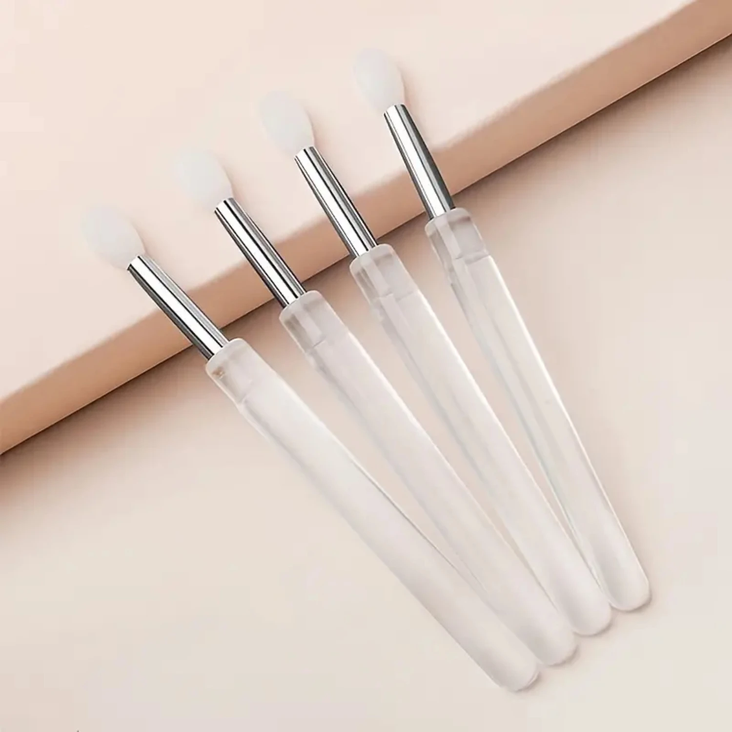 

Silky Smooth 4pcs Silicone Lip Brush Set for Flawless Makeup Application - Ideal for Lipstick, Lip Glaze, Lip Mask, and Eye Shad