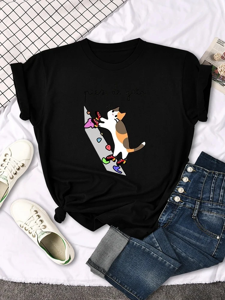 Cat Rock Climbing Cute Print T-Shirt Womens Kawaii Cartoon Graphic Tops Females Korean Fashion Harajuku Woman Summer Tshirts
