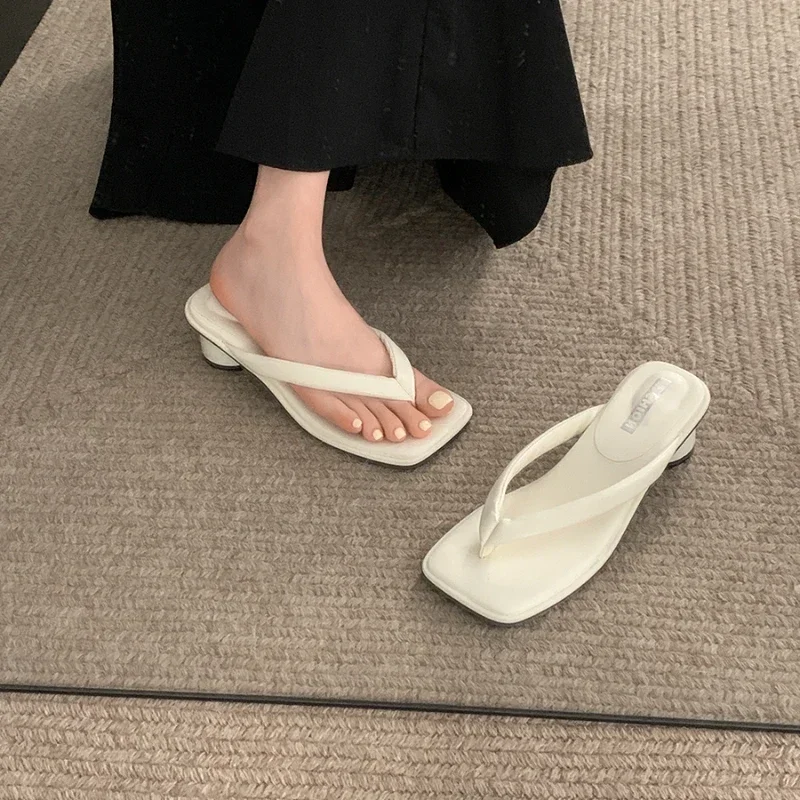 2024 Nieuwe Zomer Flip Flop Vrouwen Slipper Mode Comfort Clip Teen Hakken Vrouwen Glijbanen Dames Rome Strand Sandaal Schoenen