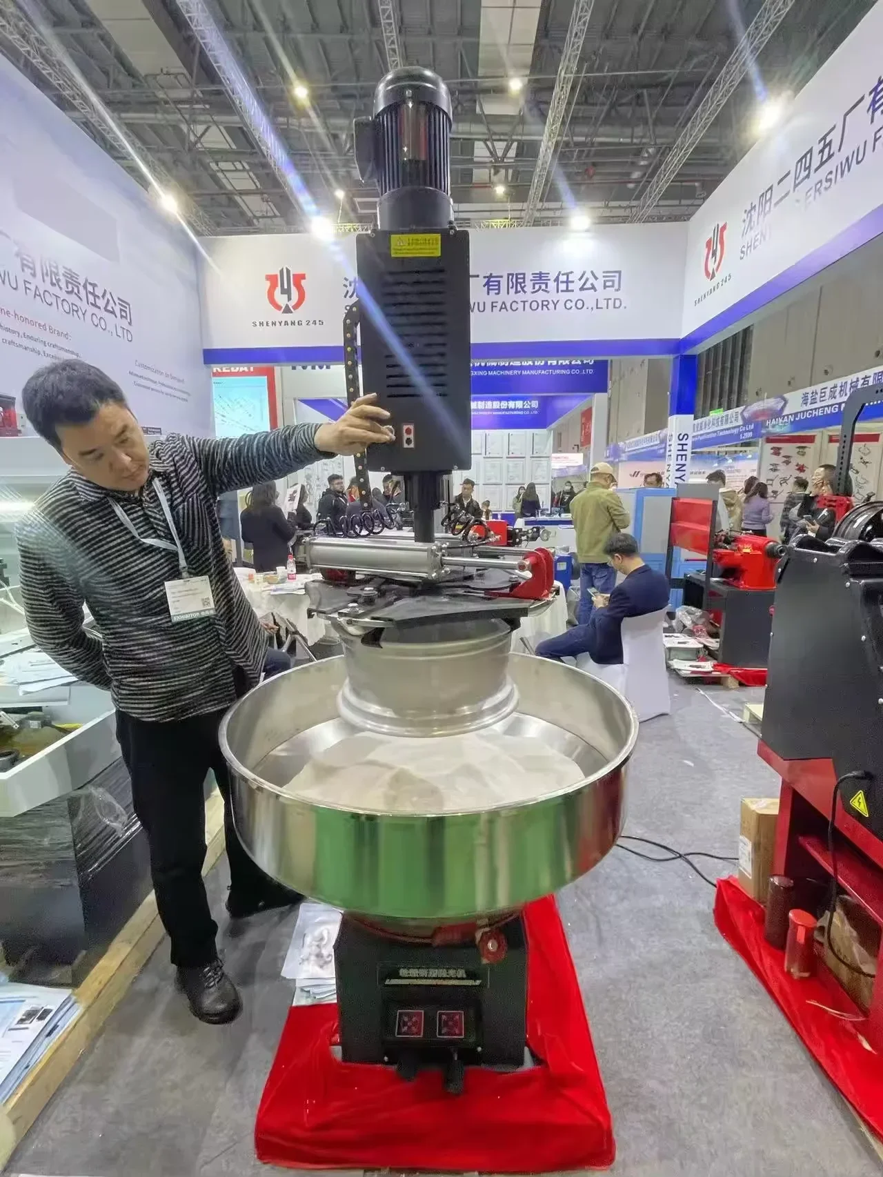 Factory Price Automatic Rim Grinding hine Alloy Hub Polishing hine Car Rim Polisher for Auto Repair Shop