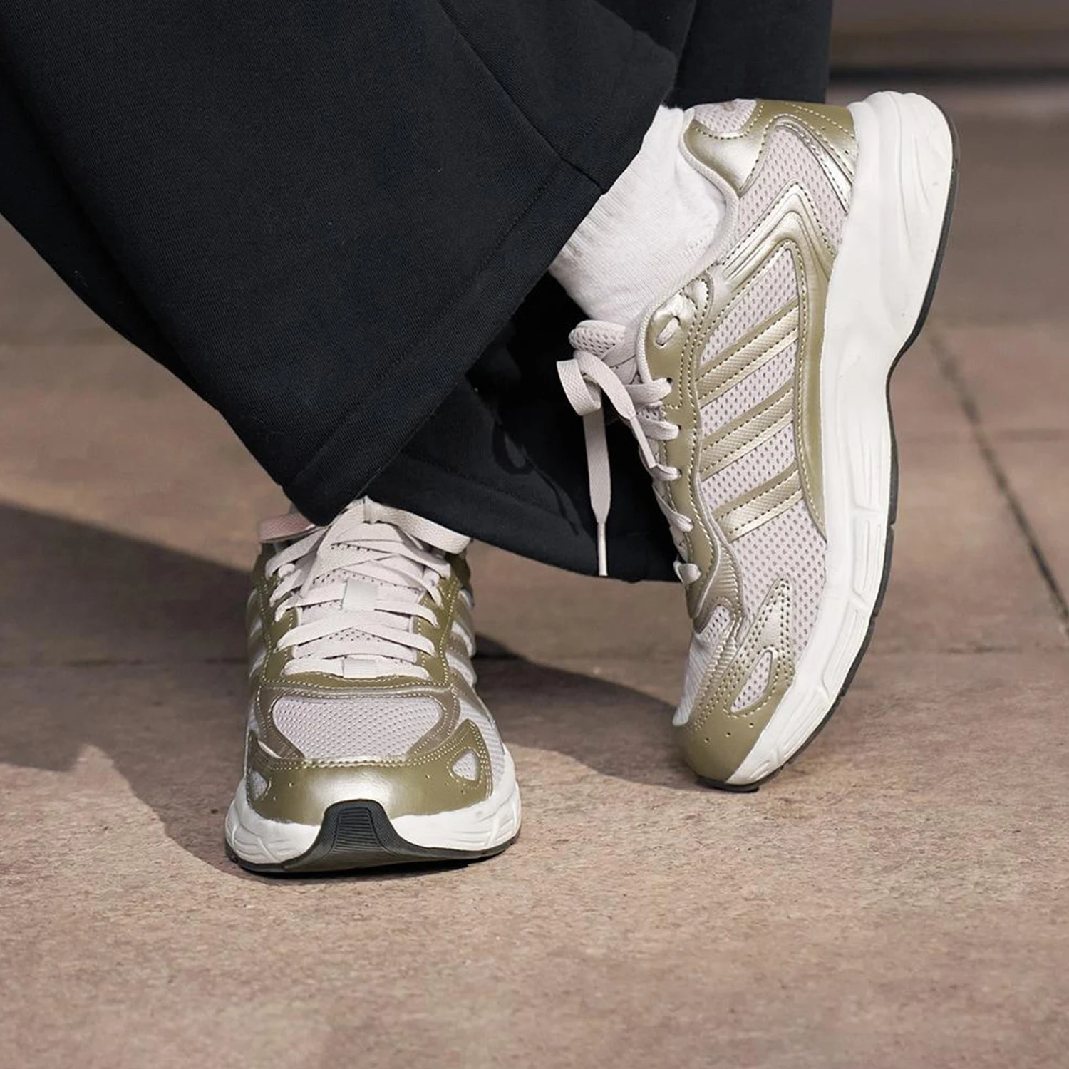 

Adidas Genuine New Women's Shock Absorption Low-Cut Casual Shoes JH6912