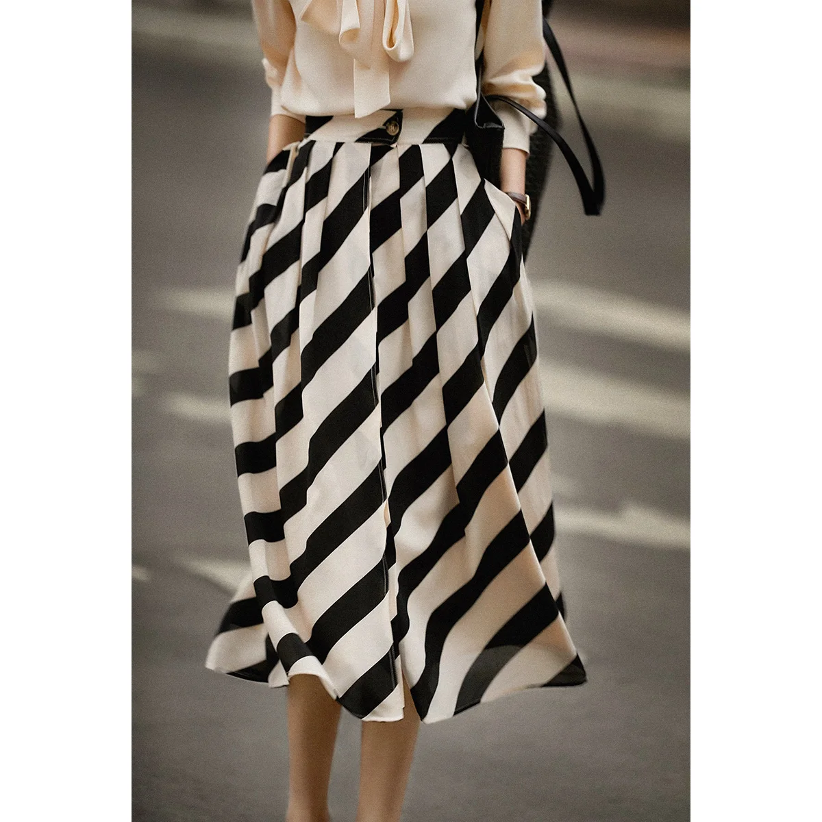 2023 Faldas De Mujer Vintage Striped Skirts Women High Waist Slim Vintage A-line Pleated Skirt Big Swing Korean Elegant Jupe