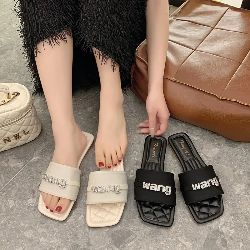 

2024 New Flip-flops, Wear Stylish Slippers, Suitable for Home and Out of The Flip-flops, Soft and Comfortable Slippers,