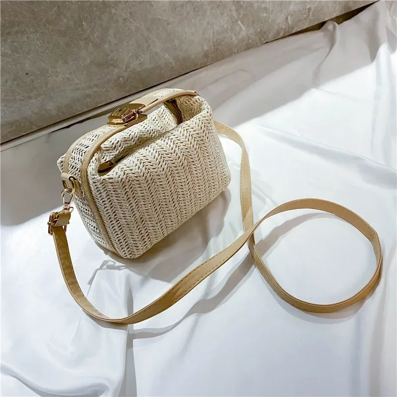 

Women Woven Beige Grass Crossbody Bags Summer Beach Bag Women Makeup Bag Boho-chic Handbag Crochet Straw Shoulder Bag