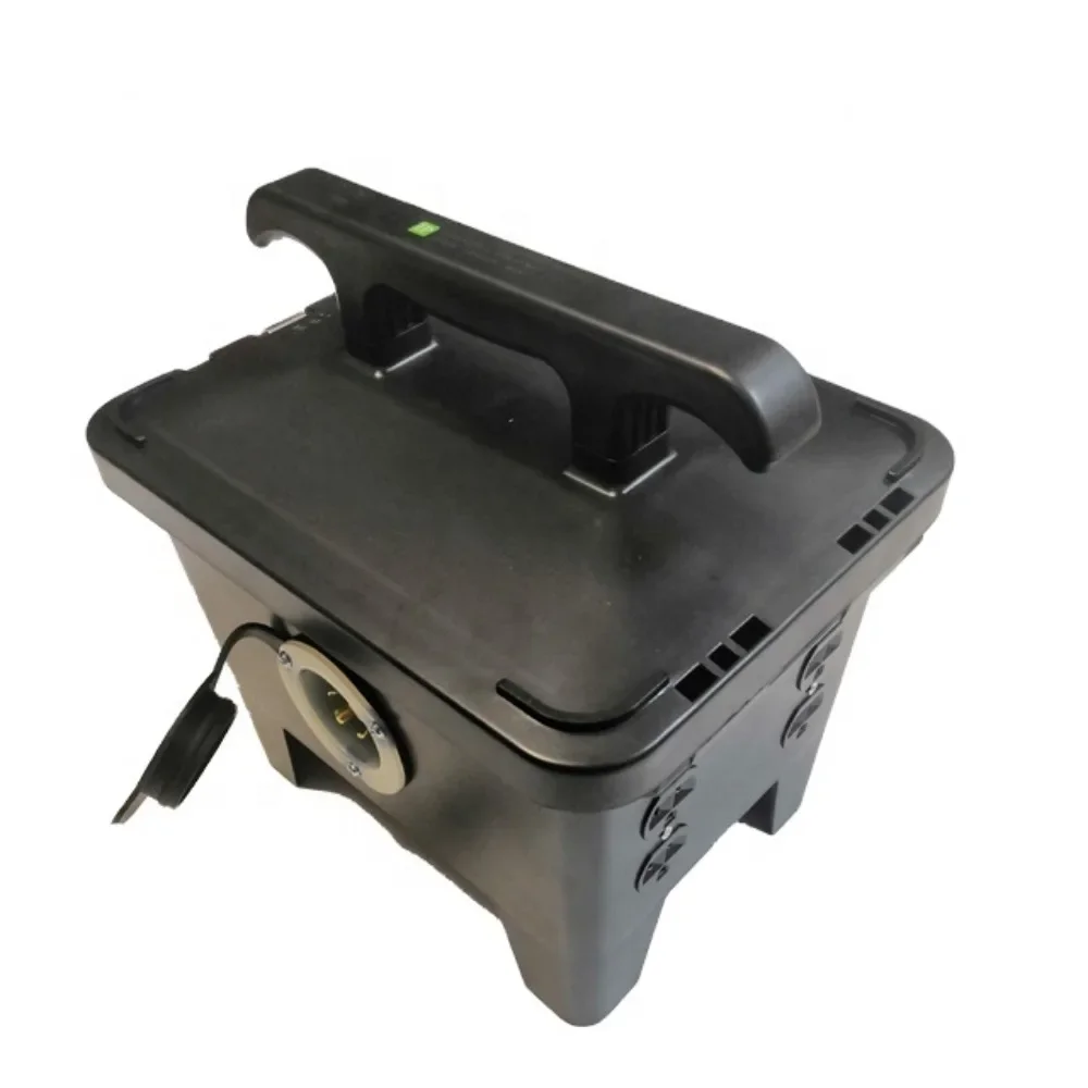 3-Phase 30A Torsion Lock to 3-Circuit 20A Duplex Power Distribution Box