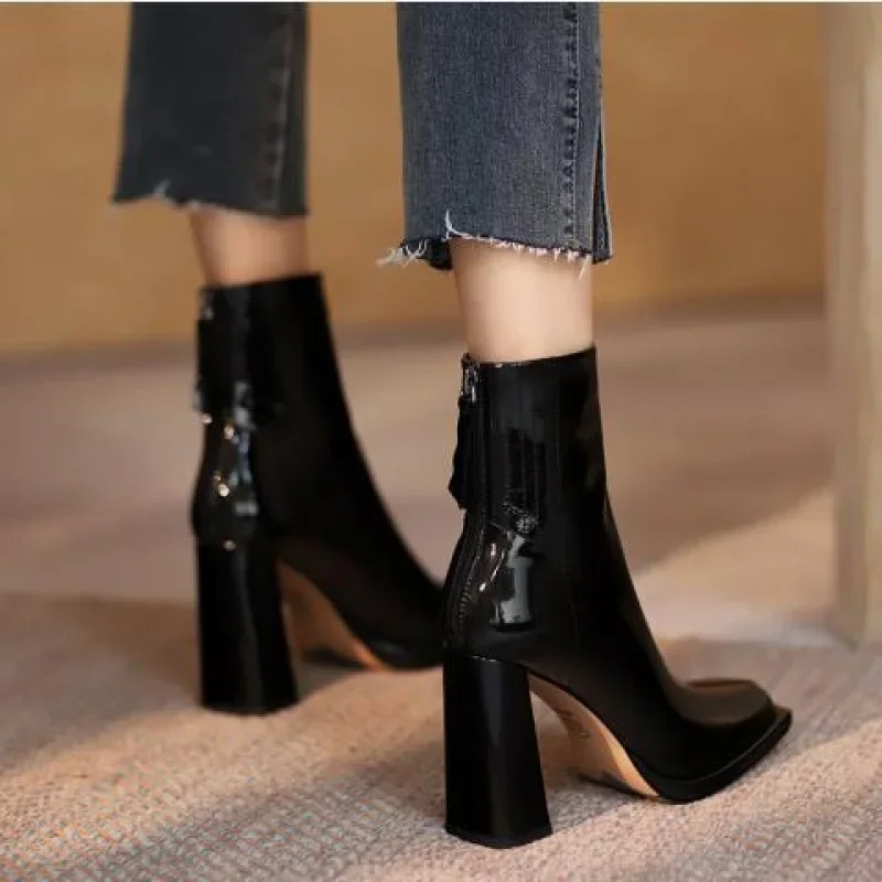 Women's High-Heeled Short Boots 2024 Autumn/Winter New Style Patent Leather Back Zipper Fashionable Footwear Rubber Upper