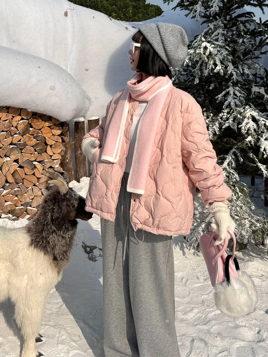 เสื้อโค้ทผู้หญิงสีชมพู น้ำหนักเบา สีขาว แบบแจ็คเก็ตเบสบอล คอตั้ง แฟชั่นใหม่ ฤดูหนาว อเนกประสงค์