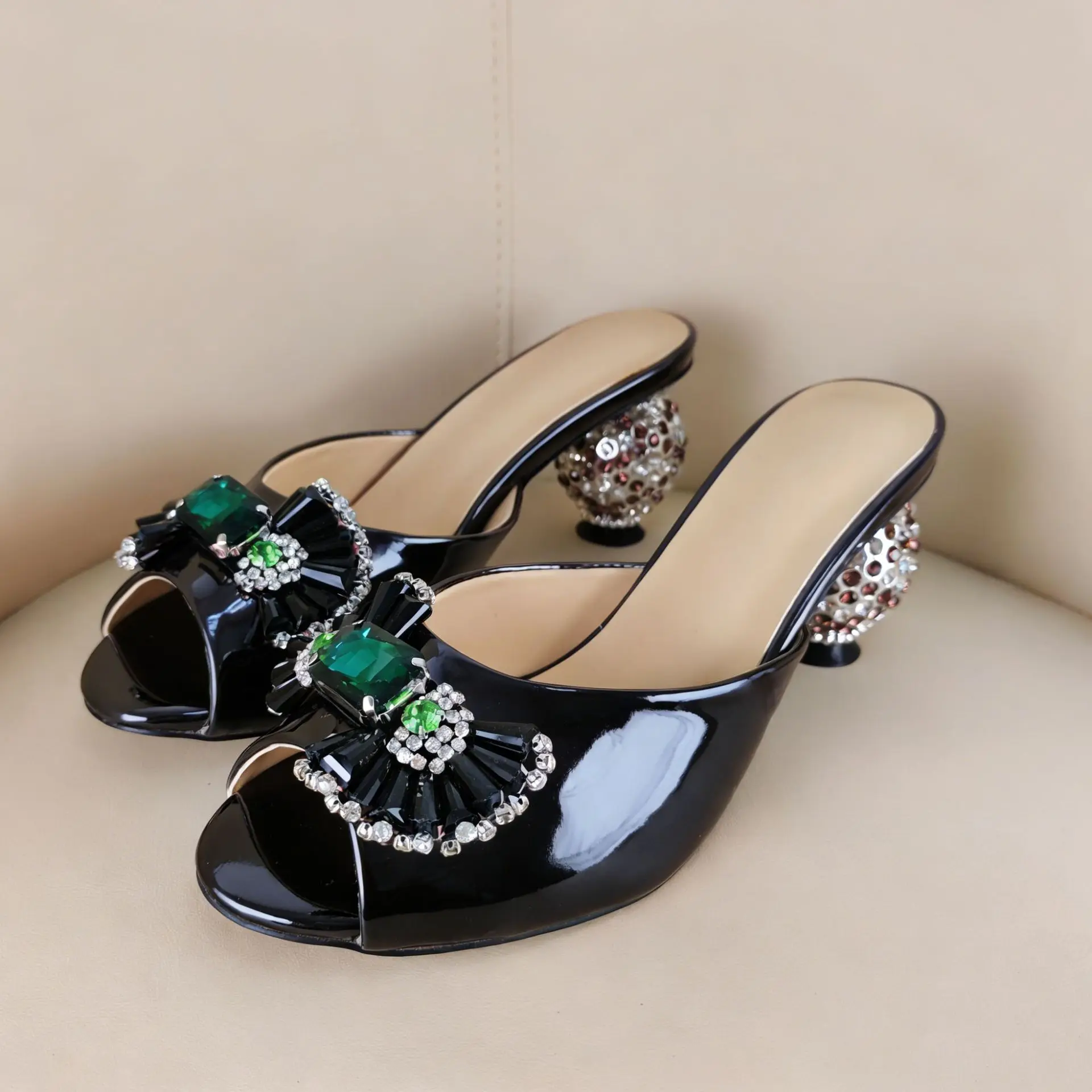 Women's Sequins Jewel Mules Slippers Peep Toe Patent Leather Rhinestone Ball Heel Summer Bohemian High Heel Modern Slippers