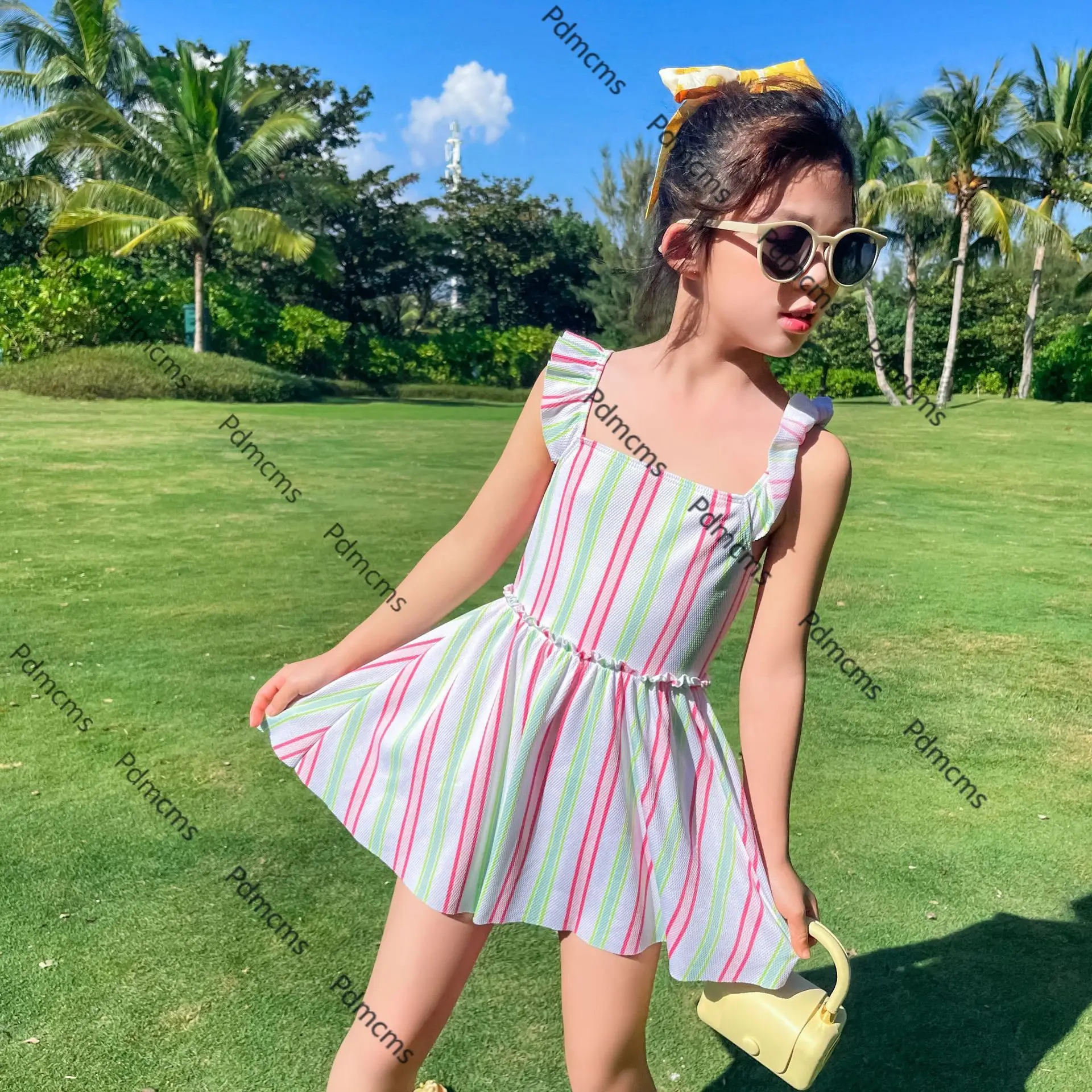

2025 new children's swimsuit girls one-piece suspender striped middle children's swimsuit small fresh dress vacation sun protect
