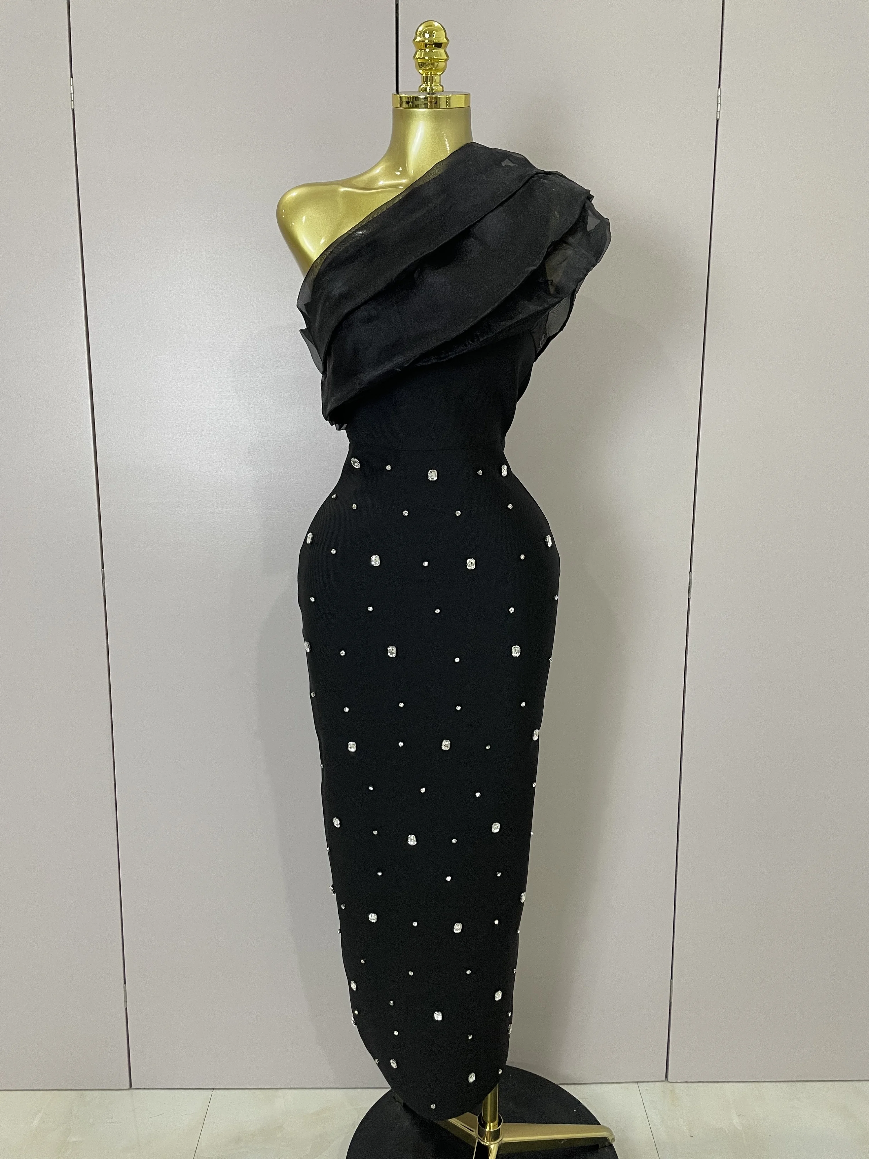 

Sexy One Shoulder Shinning Crystal Bodycon Bandage Long Dress 2025 Women Celebrate Festival Evening Party Luxury Elegant Dress