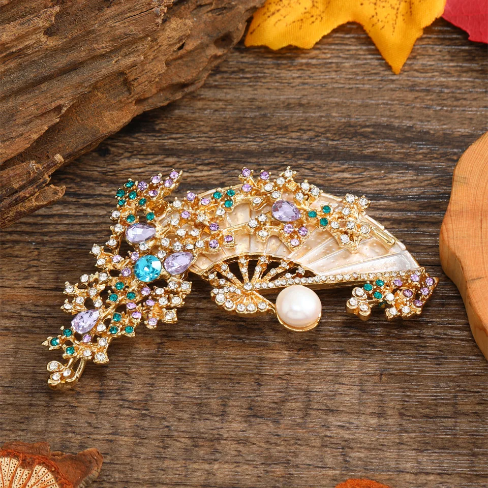 Chinese Style Lucky Folding Fan Rhinestone Brooch For Women Vintage Plum Blossom Inlaid Pearl Chest Pin Cheongsam Banquet Daily