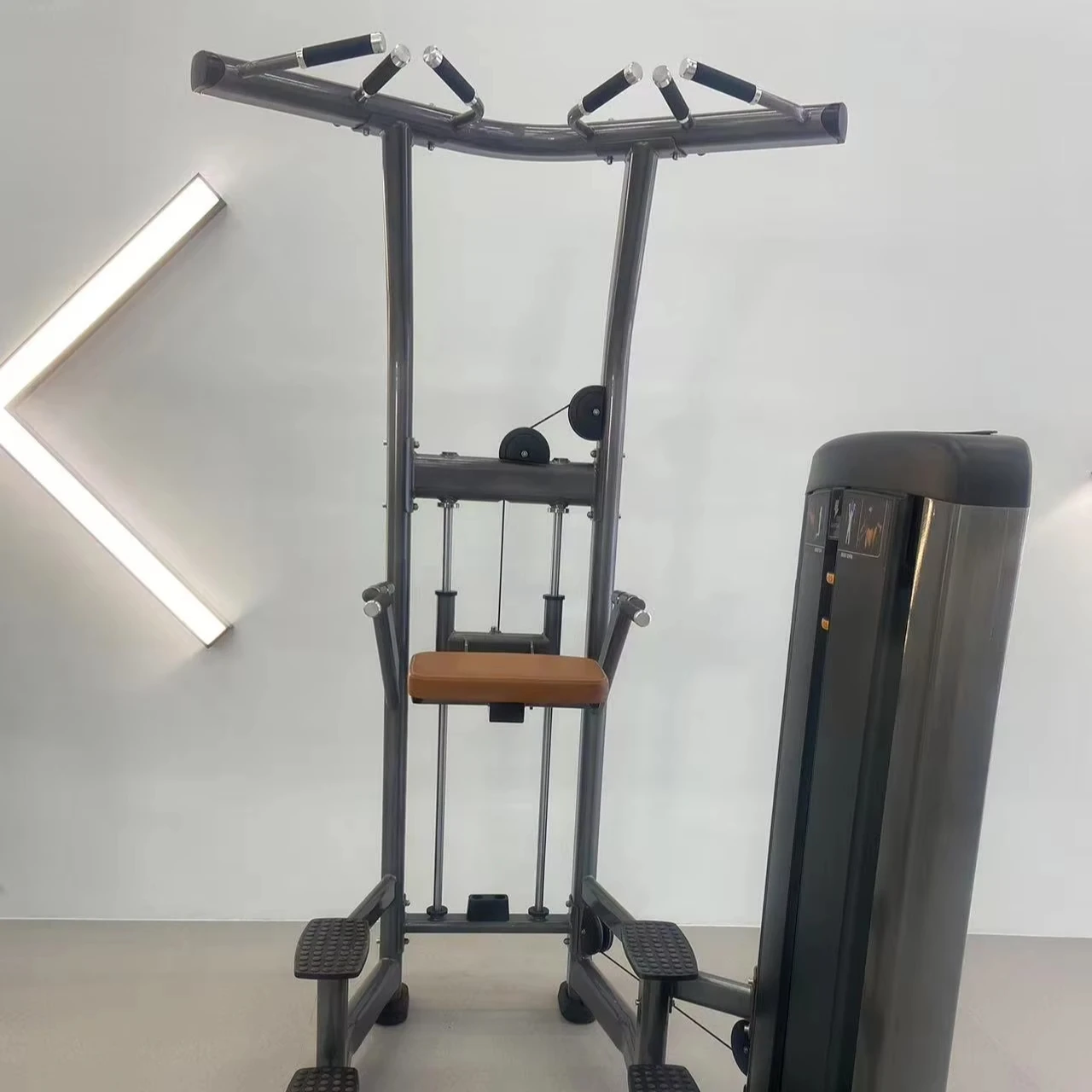 Máquina de extensión de espalda, equipo de ejercicios ajustable para fortalecimiento de la parte inferior de la espalda, diseño duradero y ergonómico