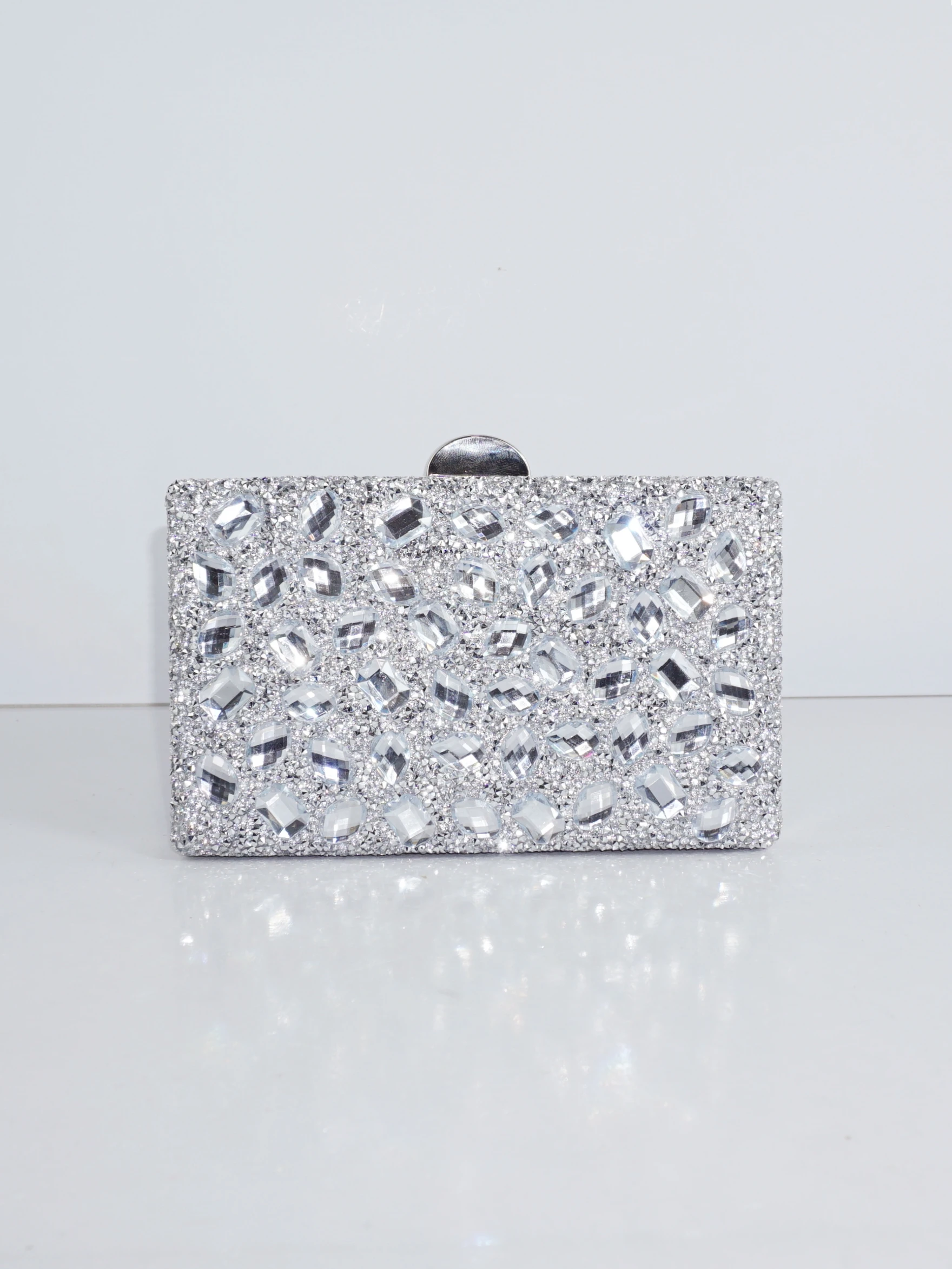 Ladies' high-end sparkling metal box shaped dinner bag, luxurious and fashionable metal strip decoration evening dress bag
