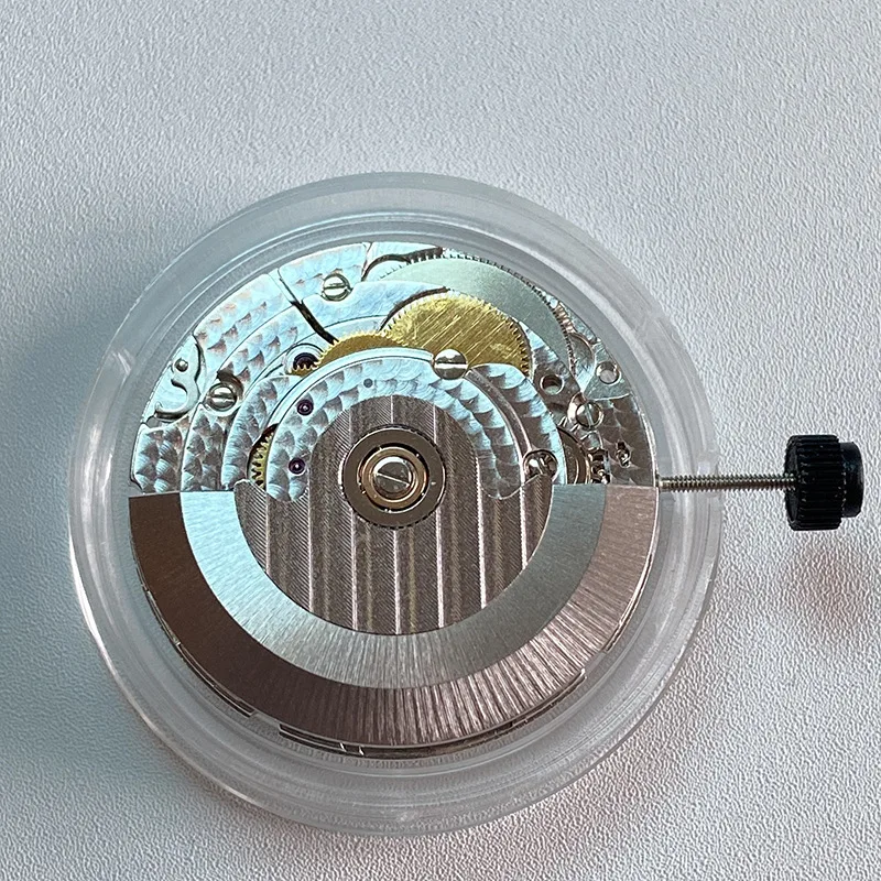 Movement 3009 movement, nine o'clock with small second hand, single calendar, with fish scale pattern frequency on the back