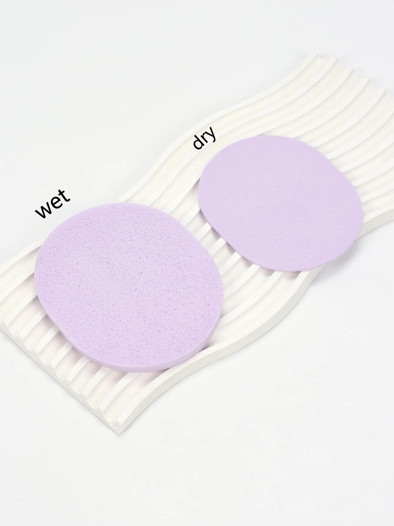 10 stuks willekeurige kleur en vorm gezicht wassen het gezicht spons scrub exfoliërende gezichtspad is een herbruikbare make-up verwijderaar geschikt