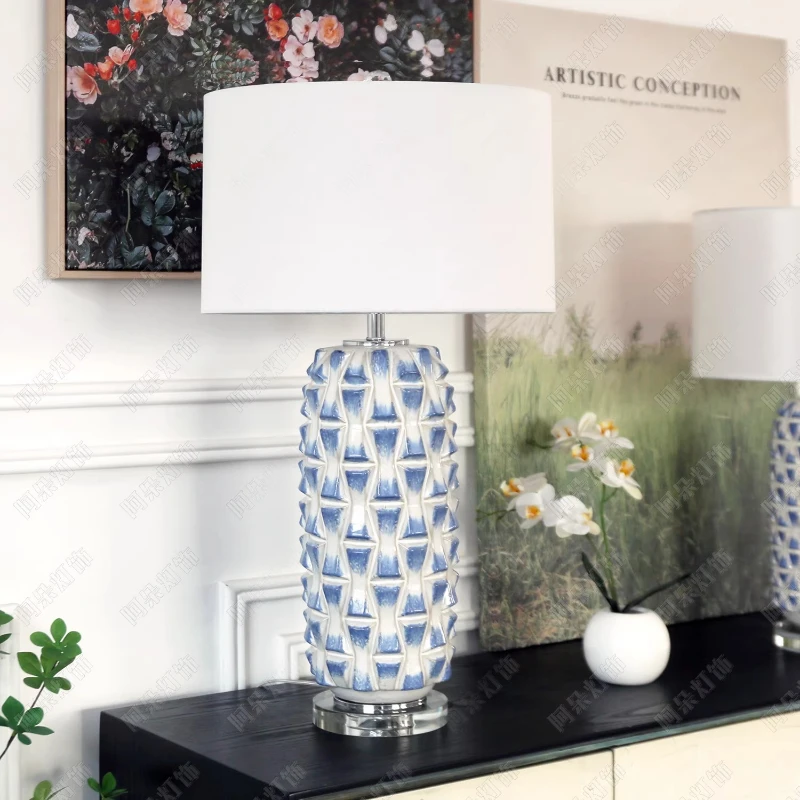 Modern Personality Luxury Table Lamps Fabric Lampshade Living Room Bedroom Bedside Villa Decoration American Ceramic Desk Lights