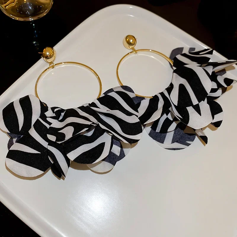 Black and White Zebra Striped Fabric Petal Drop Earrings for Women Exaggerated Fashion Temperament Jewelry