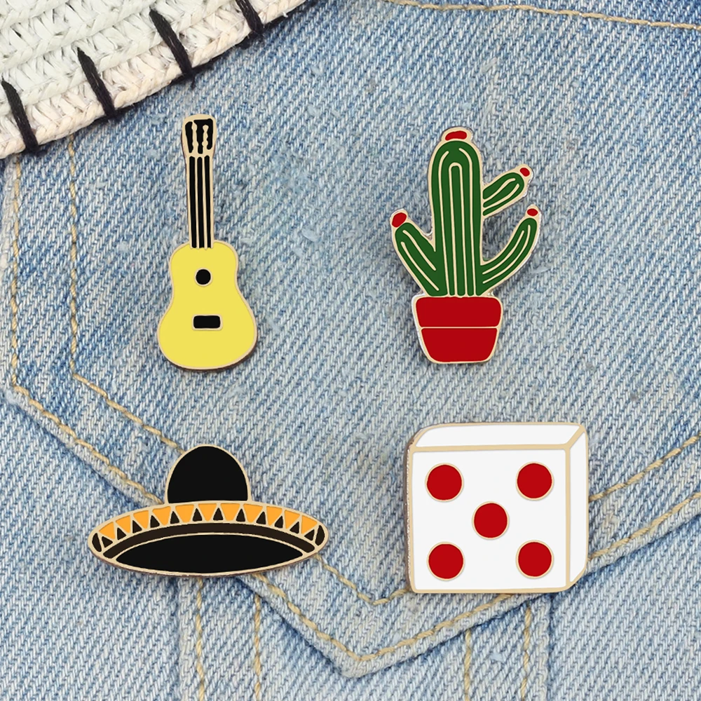 Alfileres esmaltados, música creativa, guitarra, sombrero mexicano, insignias de estilo occidental, dados divertidos, Cactus, planta en maceta, broches, ropa, joyería de solapa