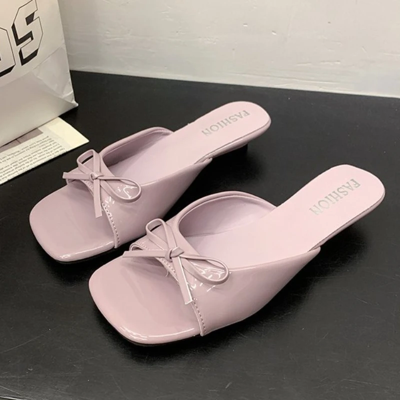 

Женские тапочки на плоской подошве с бантом, летняя повседневная прогулочная обувь, модные женские сандалии, брендовые трендовые 2024, уютное пляжное платье, женские Zapatos
