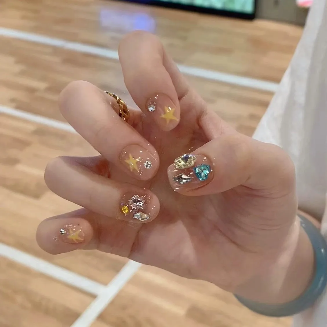 

10pcs Ins Style Cute False Nails Handmade Press On Nails Square Short Star Nude Fake Nails Candy Rhinestones Decoration Wearable