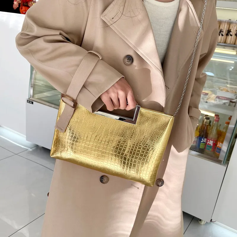 

2025 New Fashion Women Crocodile Pattern Tote Bag Versatile and Stylish Evening Clutch Bag Metal Handle Handbag Crossbody Bag