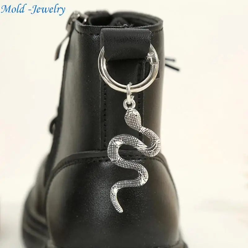 

69HB 1Pair Unique Snake Shoe Hanging Charm Unique Shoe Accessory Elegant Snake Shoe Enhancer for Daily Wear Parties Date