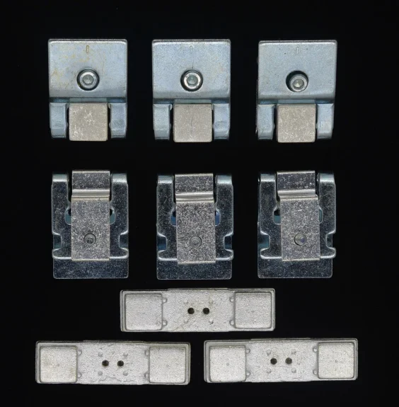 

Brand new orignial 3RT1975-6A Switchpieces Contact Piece 3RT19756A Fast delivery