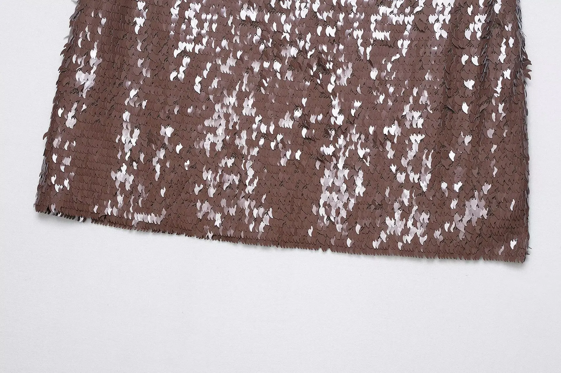 Transgraniczna letnia nowa moda w stylu europejskim i amerykańskim, zdobiona koralikami, mini spódniczka mini w kształcie litery A, uniwersalna