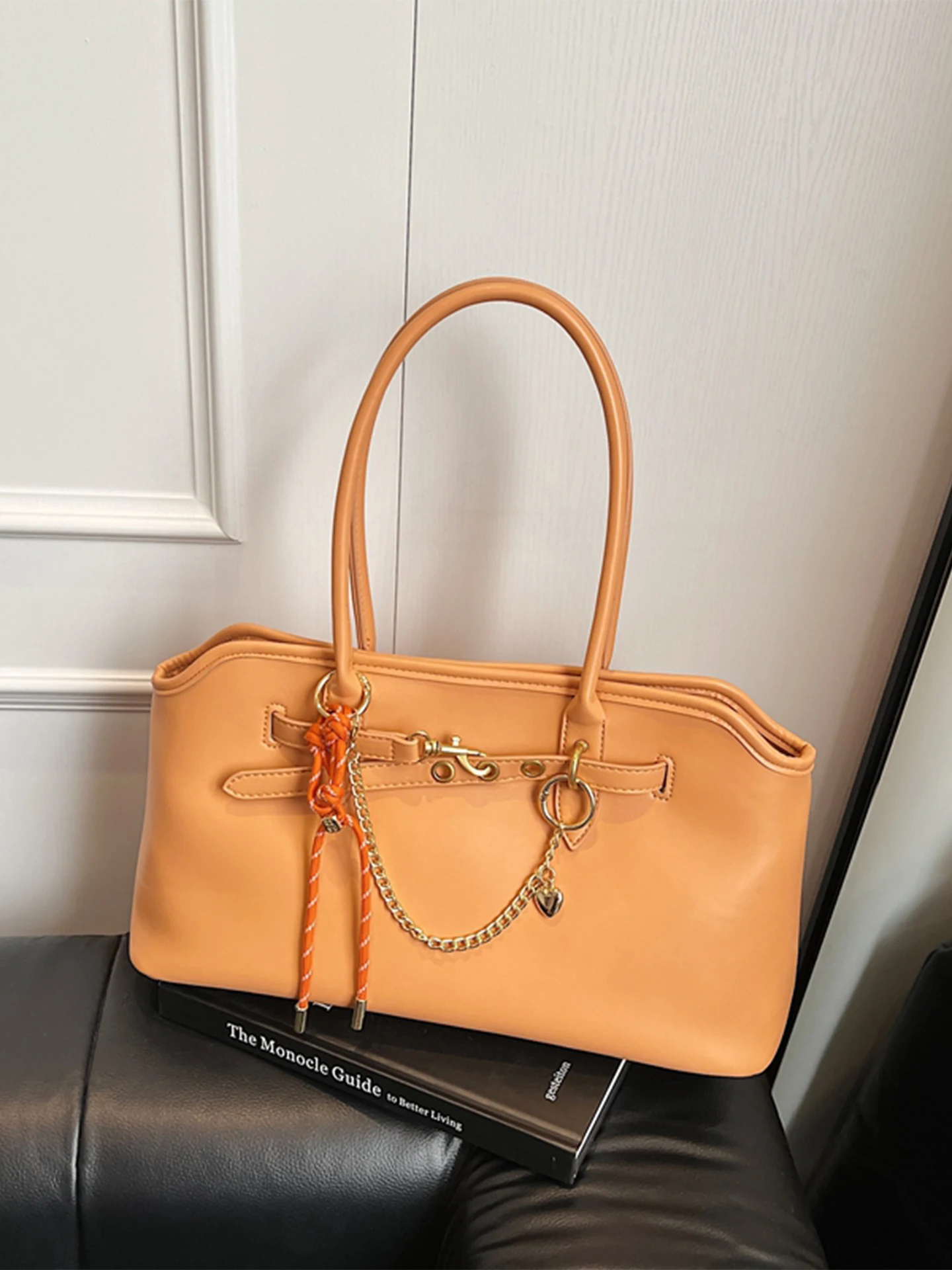 

Розовая сумка с цепочкой для женщин, летняя новая прямоугольная сумка на шнуровке в британском стиле, сумки на одно плечо с поясом, популярная сумка подмышками