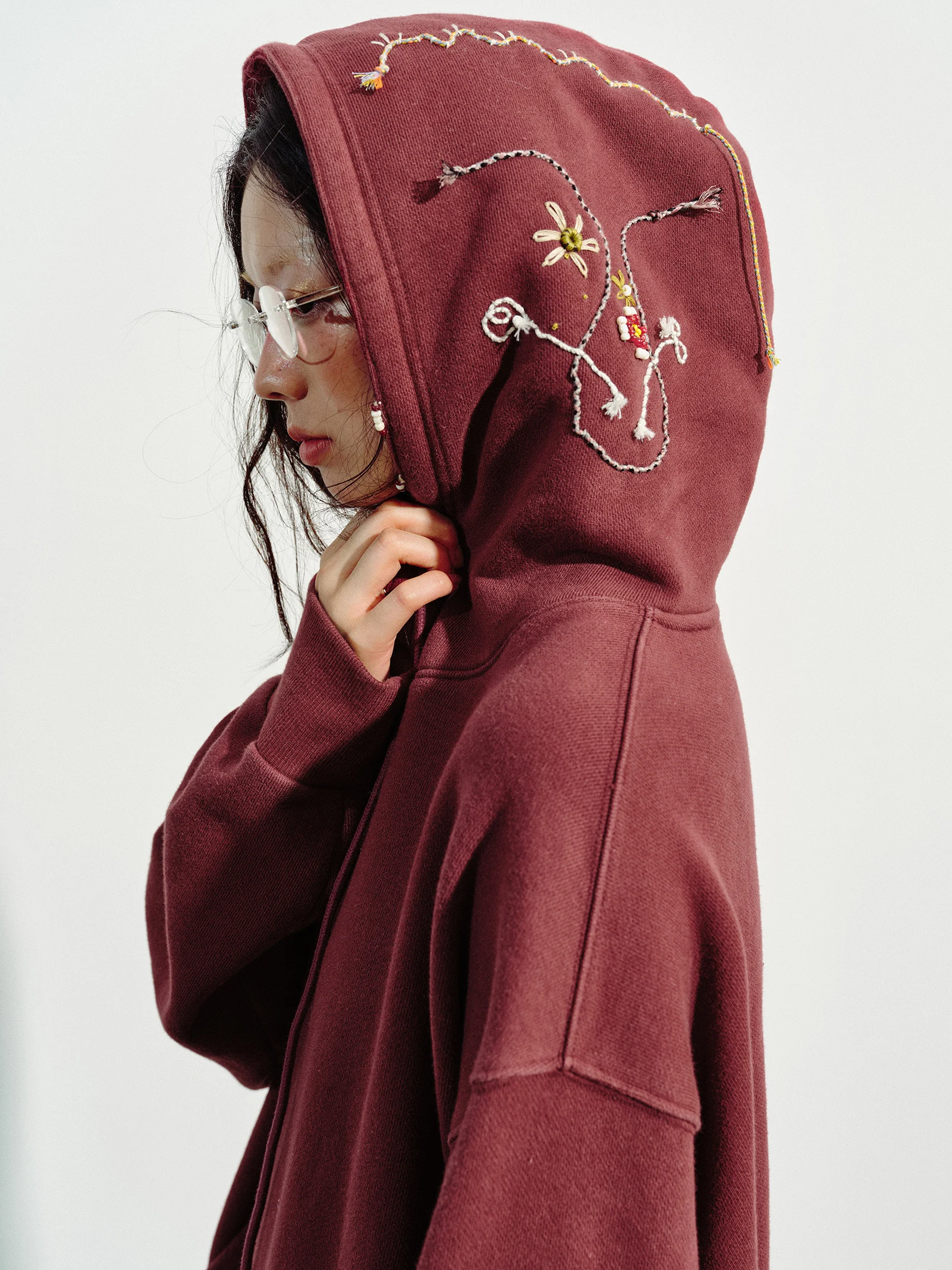 VERMO Handmade Embroidery Long Casual Sweatshirt Heavy Industry Red Brown Vintage Memory Color Outline Loose Fit Hoodie
