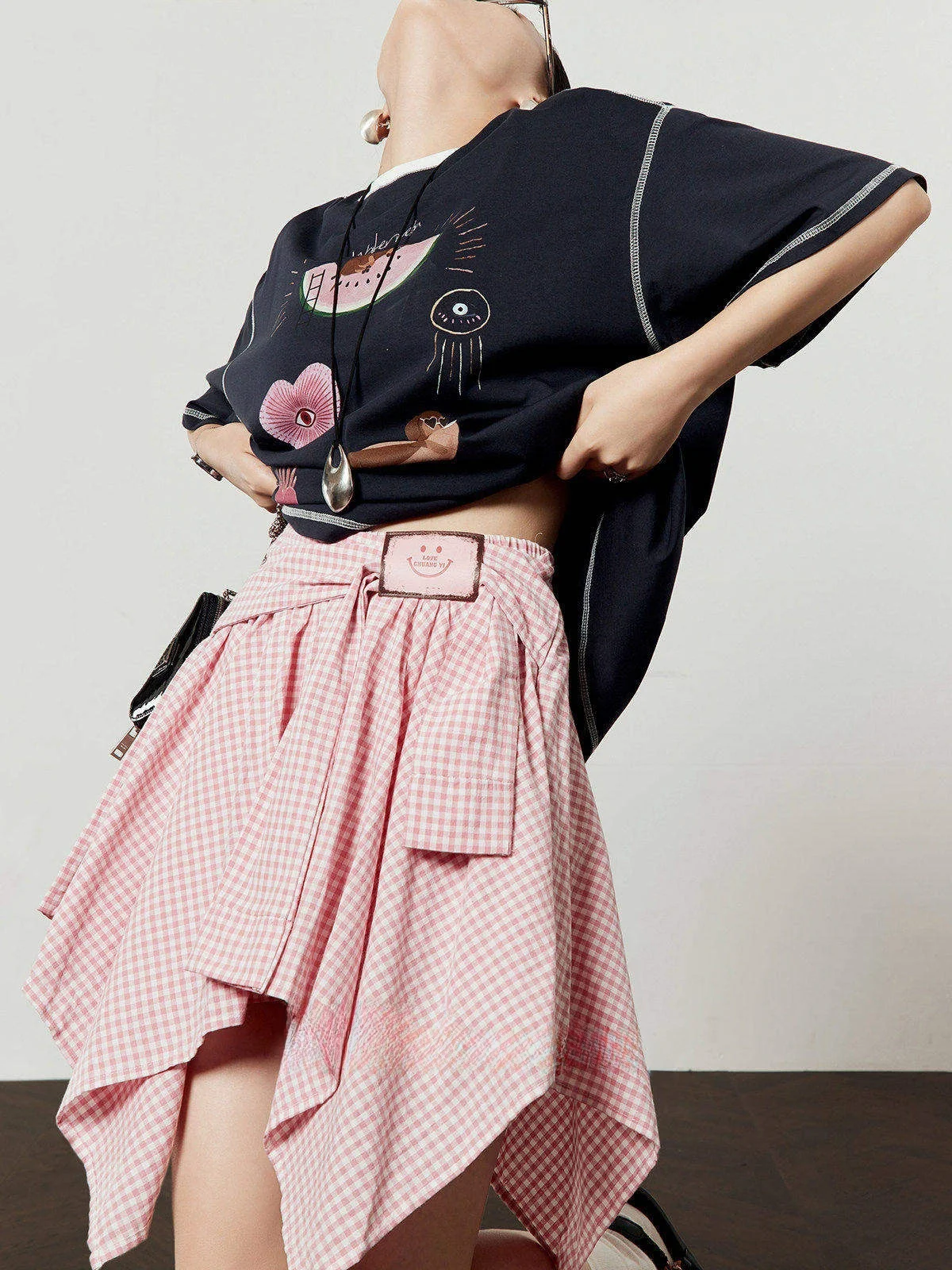 

Синяя футболка свободного кроя, женская летняя новинка, с мультяшным принтом, контрастной цветной строчкой, коротким рукавом, круглым вырезом, хлопковый топ