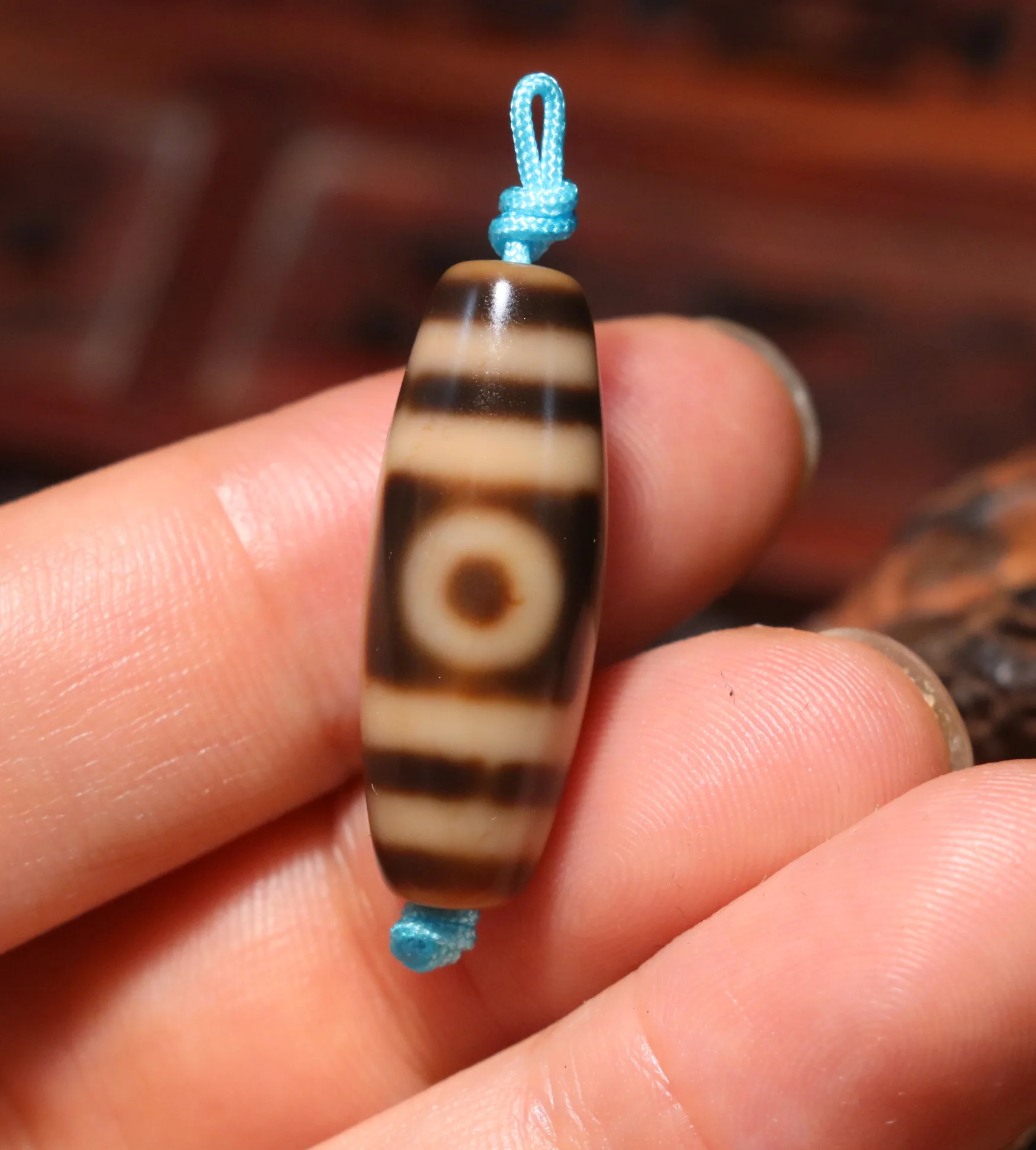 

Energy Magic Tibetan Top Old Agate 3 Eyed Wisdom Element dZi Bead Amulet Amulet For M Jewelry LKbrother Talisman UPS1216AQs