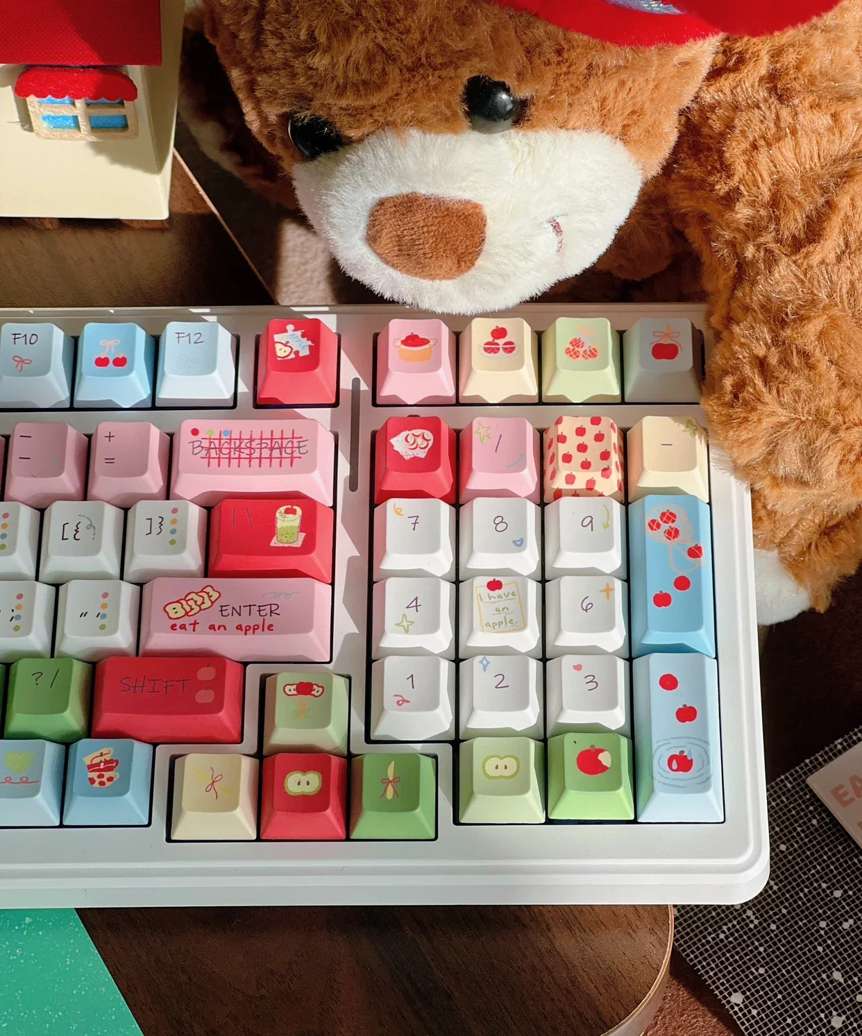 

Original height keycap red-green contrasting color simple fresh wind element pbt