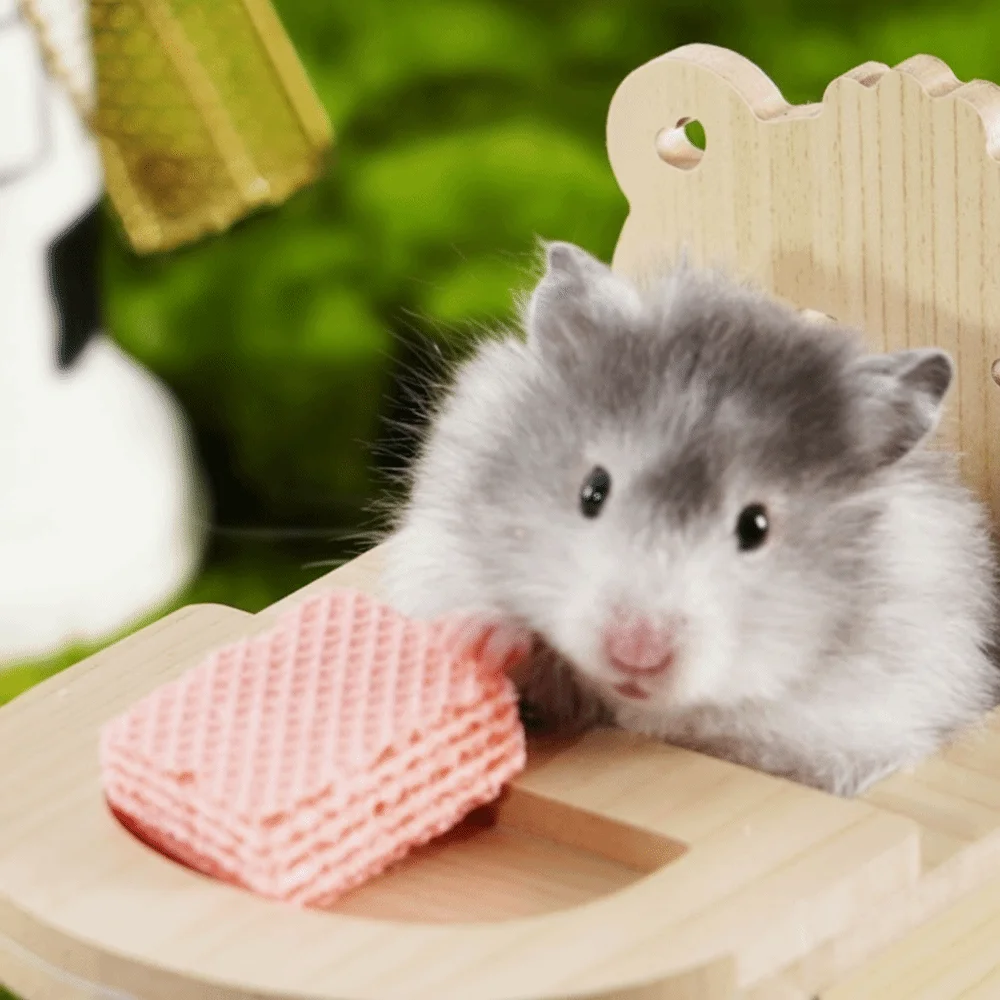 

Activity Cartoon Hamster Dining Chair Detachable Handmade Mini Feeding Chair with Tray Hamster Seat Cage Decoration