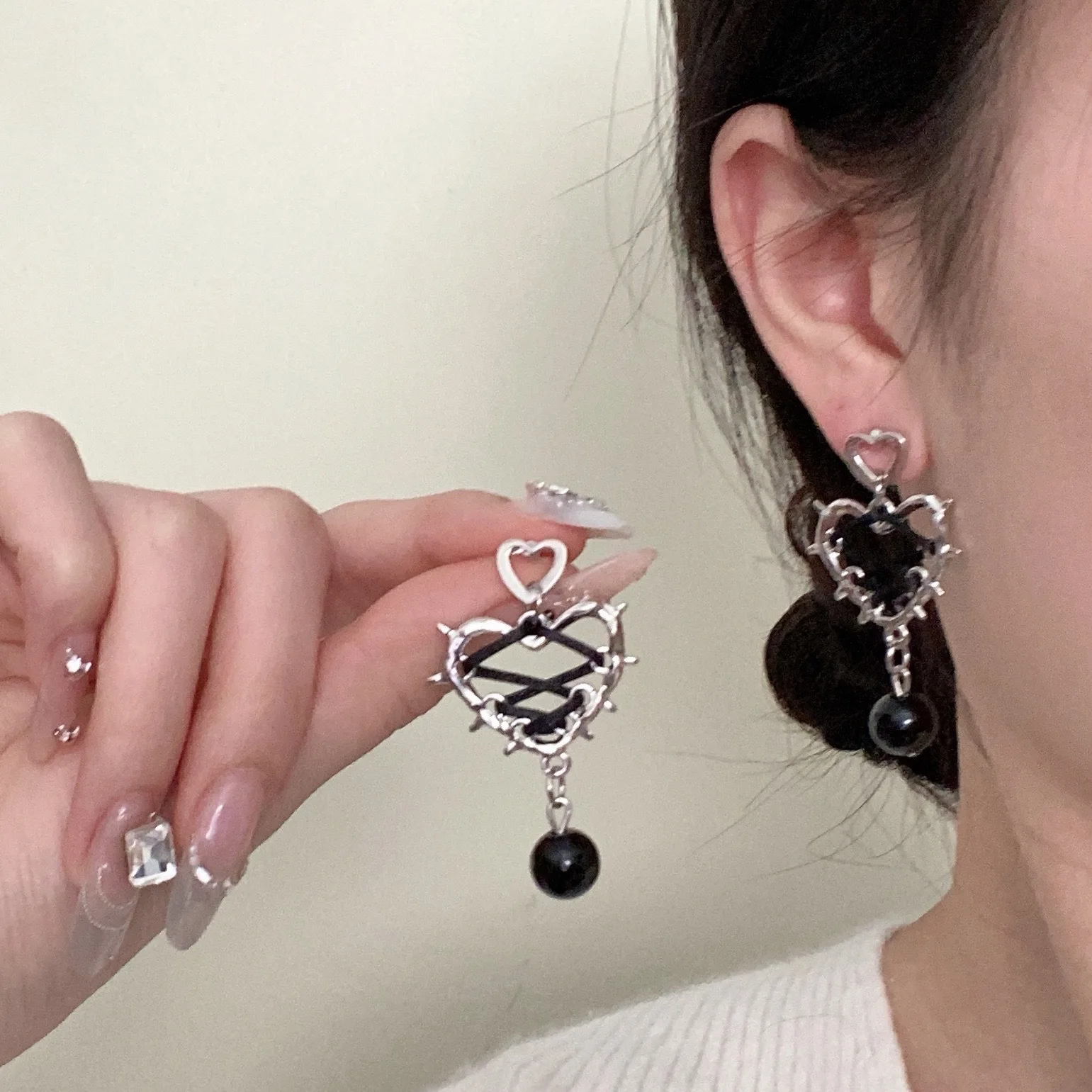 

DUTRIEUX Gothic Punk Thorn Heart Pendant Earrings For Women Unusual Charm Y2K New-Gothic EMO Rave Jewelry Scene Gifts 2025