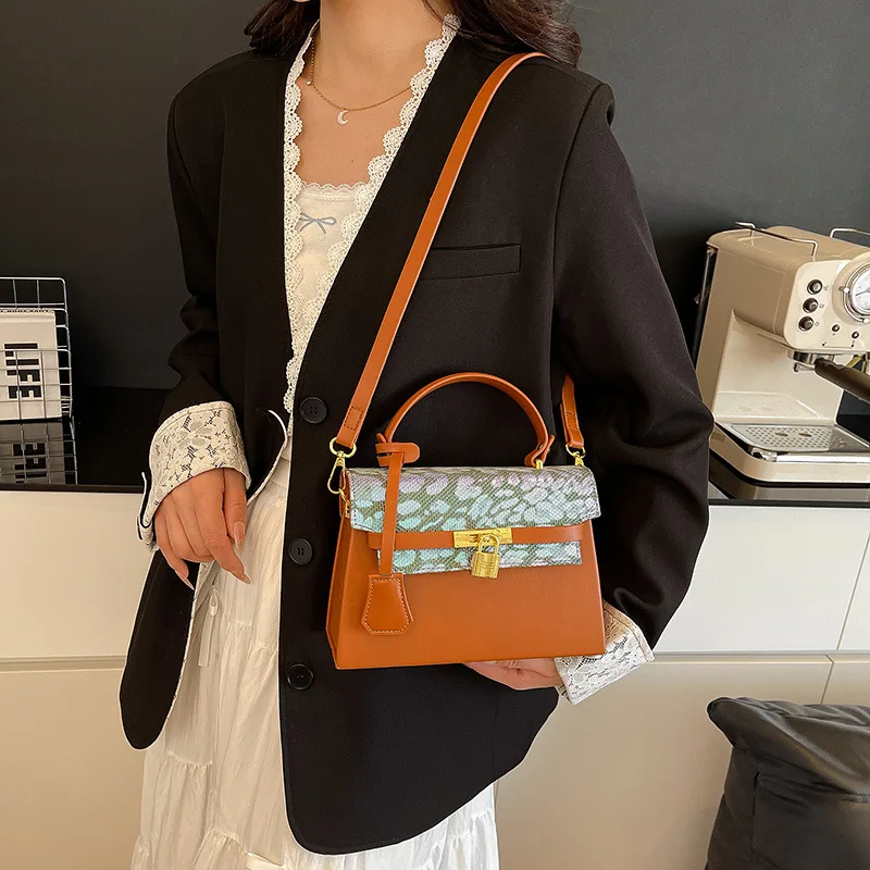 

‌Luxury Small Square Shoulder Bag - 2025 Trendy Box Crossbody Bag, Lightweight & Stylish Unisex Messenger Bag‌