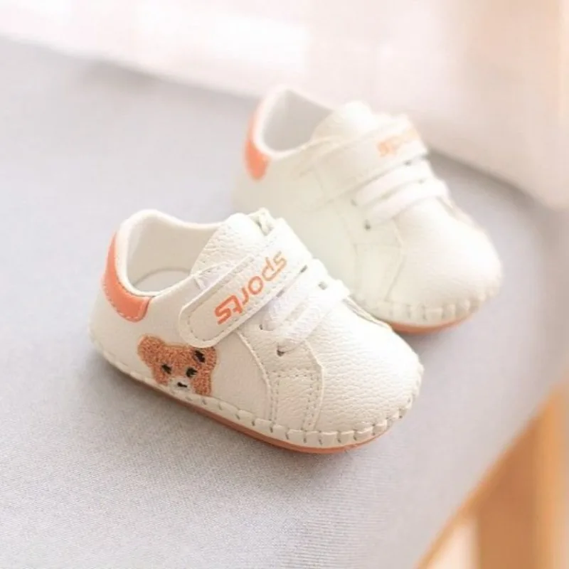 

Baby Walking Shoes for Spring Autumn Kids Soft Leather Embroidered Bear Single Shoes Toddler Shoes Non Slip Breathable Indoor