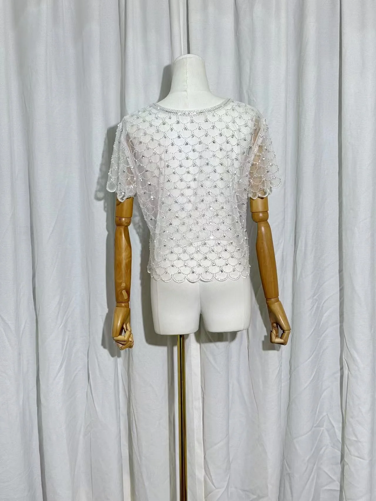 H80 & S90 جديد حار مثير المرأة س الرقبة قصيرة الأكمام شبكة مطرز عطلة الترتر الجوف خارج التطريز حفلة تانك تي شيرت كامل بروتيل