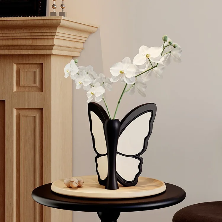 Custom French Mid-century Modern Style Living Room Decoration Resin Vintage Butterfly Shape Vase Display Ornament For Home Decor