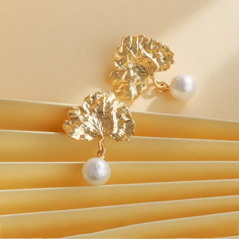 

YISON New Elegant Pearl Folded Leaf Silver Earrings for Women High-End Feelings Cross-Border Medium Ancient Ginkgo Leaf Earring