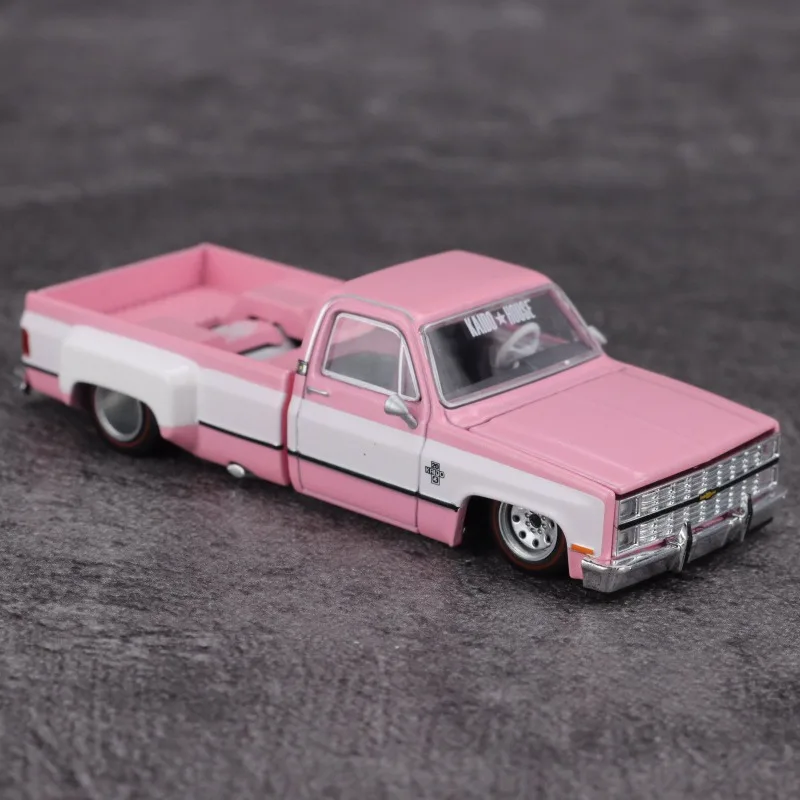 In Stock 1:64  Pickup  Pink  Alloy Car Model Die-Cast Static Car Model Creative Decoration Item Holiday Gift