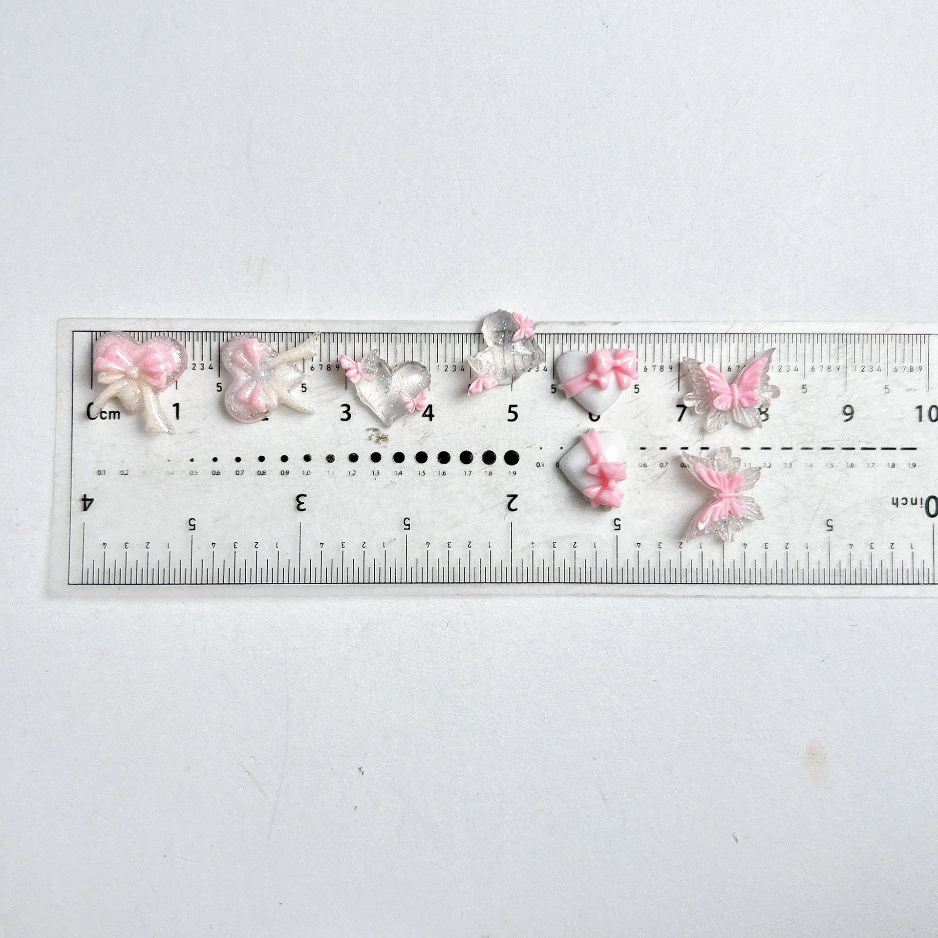 40 stuks roze 3D acryl liefde hart nail art charmes vlinder strikken accessoires voor lichtgevende manicure nagels decoratie benodigdheden