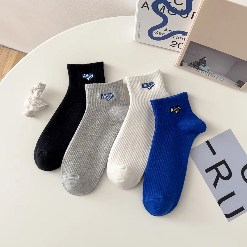 1/4 Pairs Men's Cotton Athletic Socks Moisture-Wicking Breathable Ankle Socks with Embroidery Design，Casual Sports，Spring/Fall