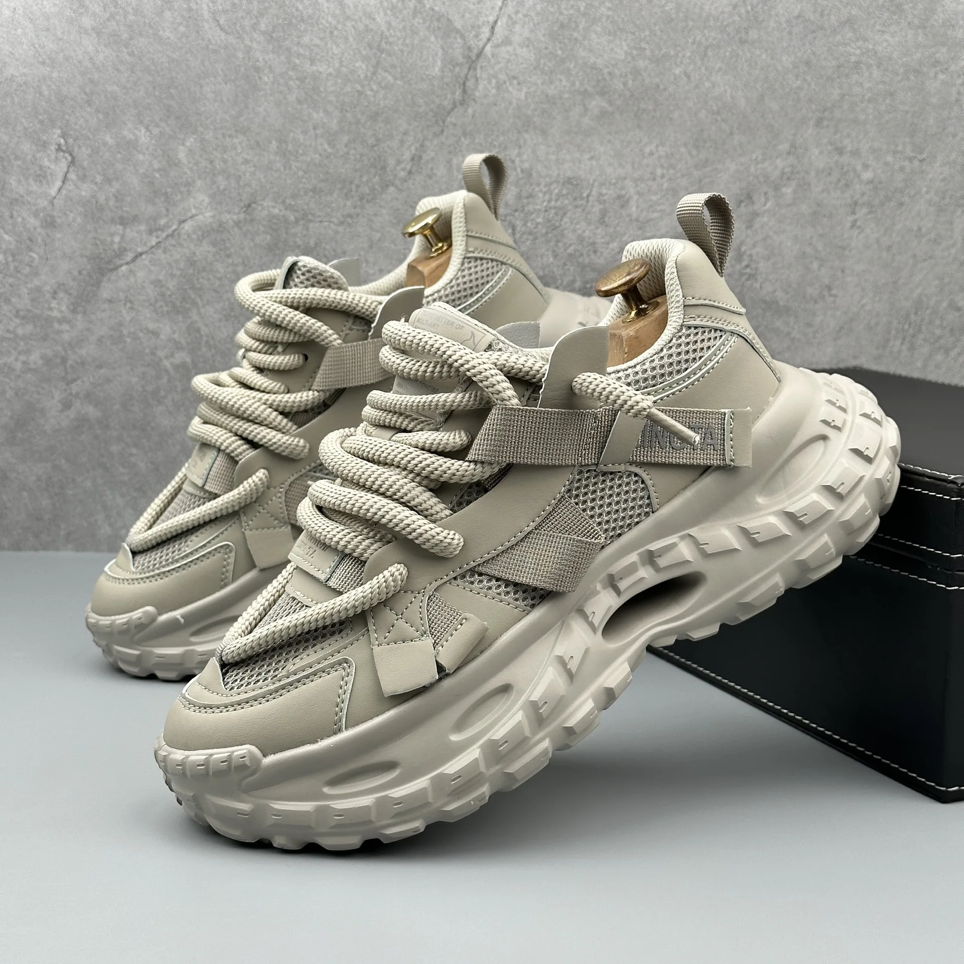 

Casual Thick Bottom Dad Sports Shoes Men's Autumn Winter New Style Sporty Comfortable Mesh Lined Heightening round Toe Shoes