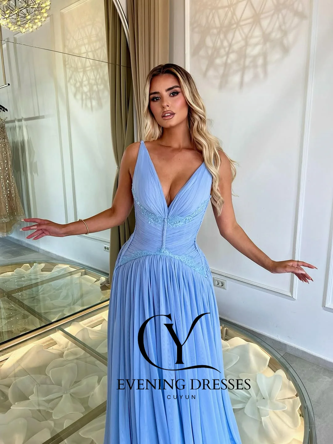 CUYUN Vネック ブルー ノースリーブ ロング プロムドレス カスタムメイド Aライン イブニングドレス 女性用 フォーマル ウェディング ゲストドレス ブライズメイド用