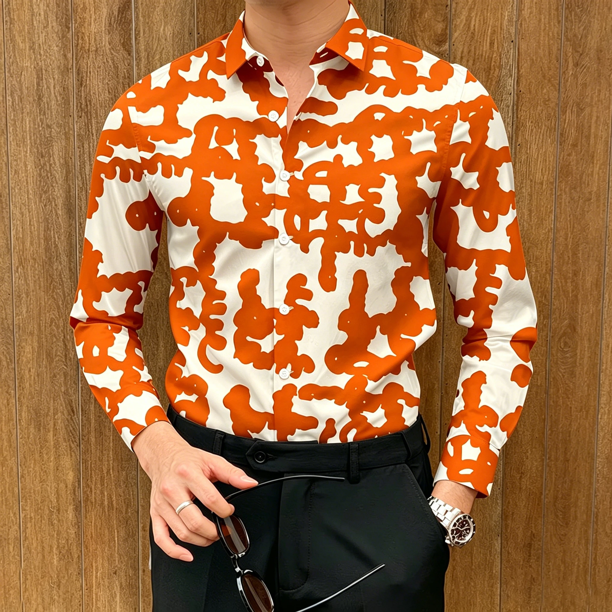 Herren-Langarmhemd mit abstraktem Graffiti-Print, geschmeidiger Fall, trendiges Revershemd, vielseitiges Luxus-Oberteil im High-Street-Stil für Herren