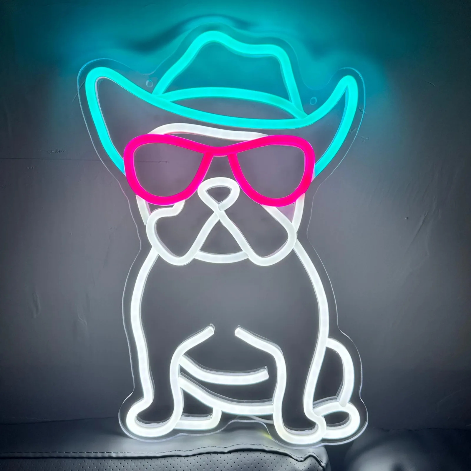 sinal de neon bulldog frances para decoracao de parede cowboy frenchie vestindo oculos fench acessorios 01